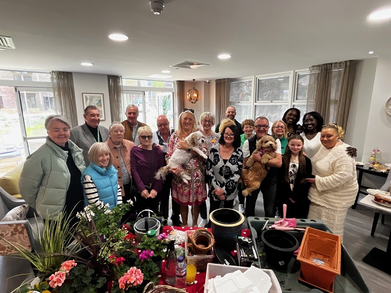 Photo of Park Rise residents at the Blooming Balconies event