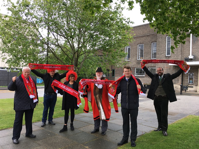 cabinet cheer on hornchurch fc