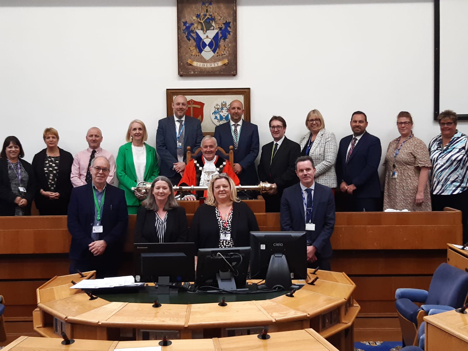 Mayor commends schools for Ofsted ratings